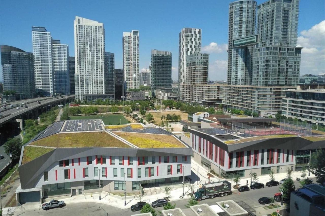 Three-Bedroom Condo With Free Parking Nearby Cn Tower With Lake View Toronto Extérieur photo