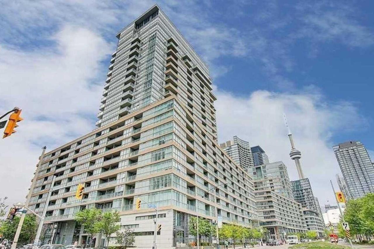 Three-Bedroom Condo With Free Parking Nearby Cn Tower With Lake View Toronto Extérieur photo