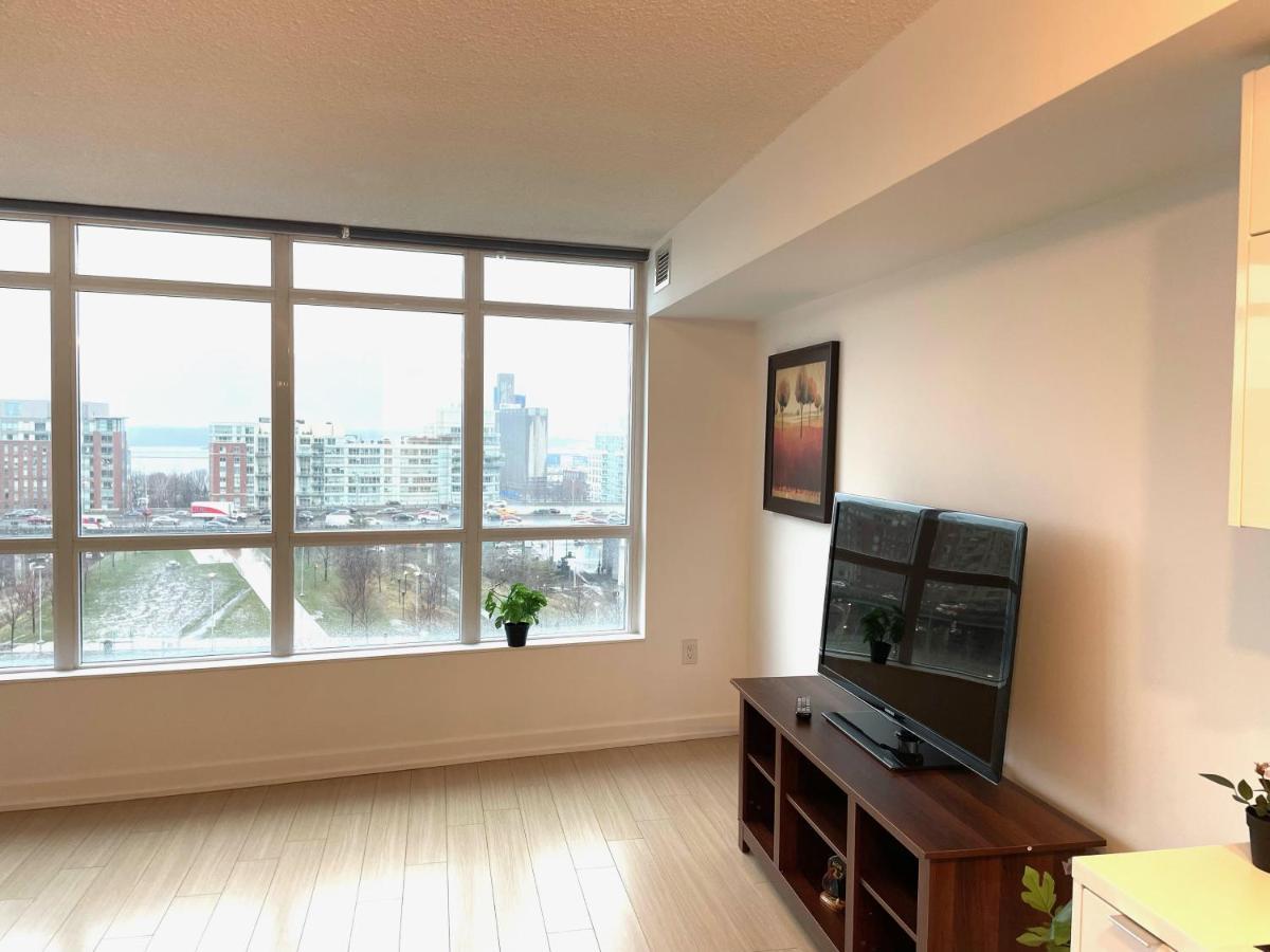 Three-Bedroom Condo With Free Parking Nearby Cn Tower With Lake View Toronto Extérieur photo