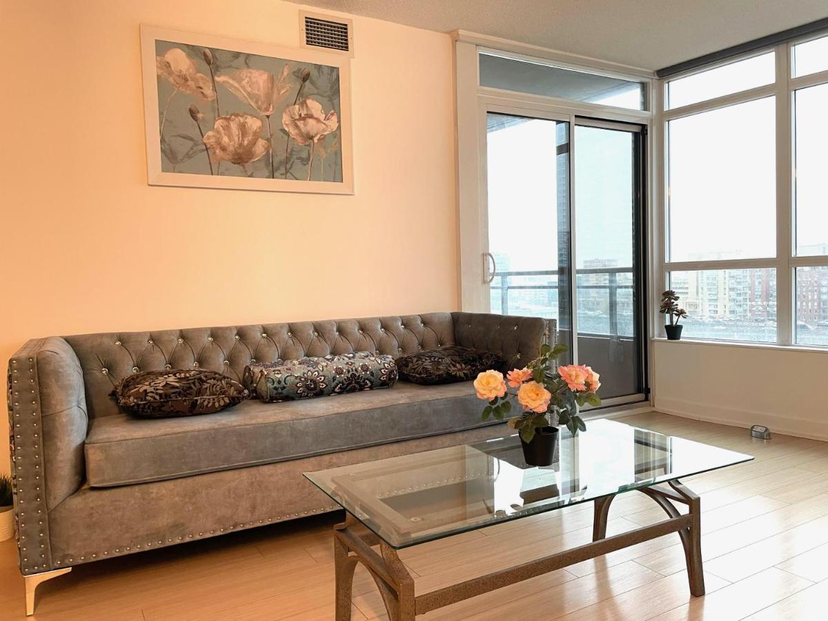 Three-Bedroom Condo With Free Parking Nearby Cn Tower With Lake View Toronto Extérieur photo