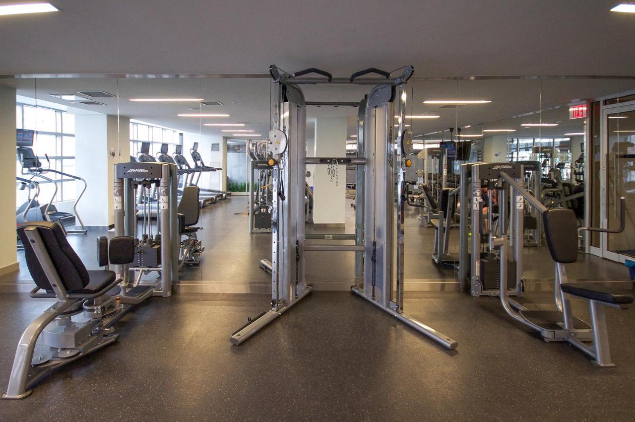 Three-Bedroom Condo With Free Parking Nearby Cn Tower With Lake View Toronto Extérieur photo
